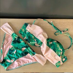 Victoria’s Secret palm and pink bikini